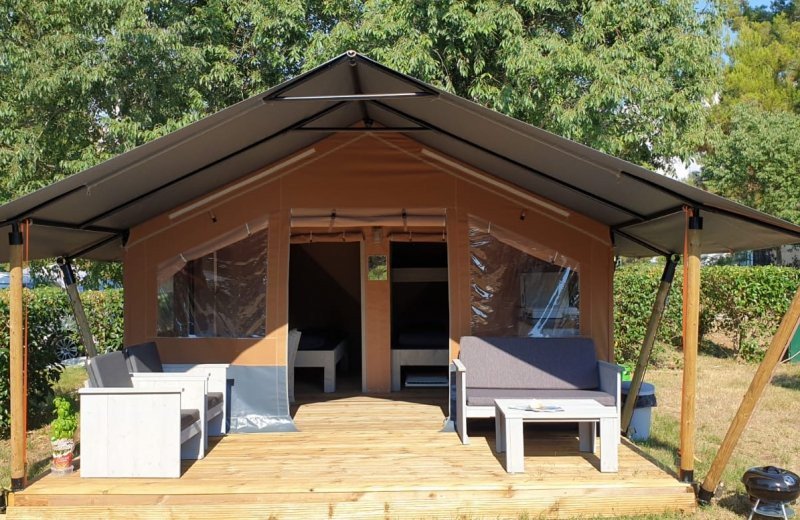 Lodge tent 7